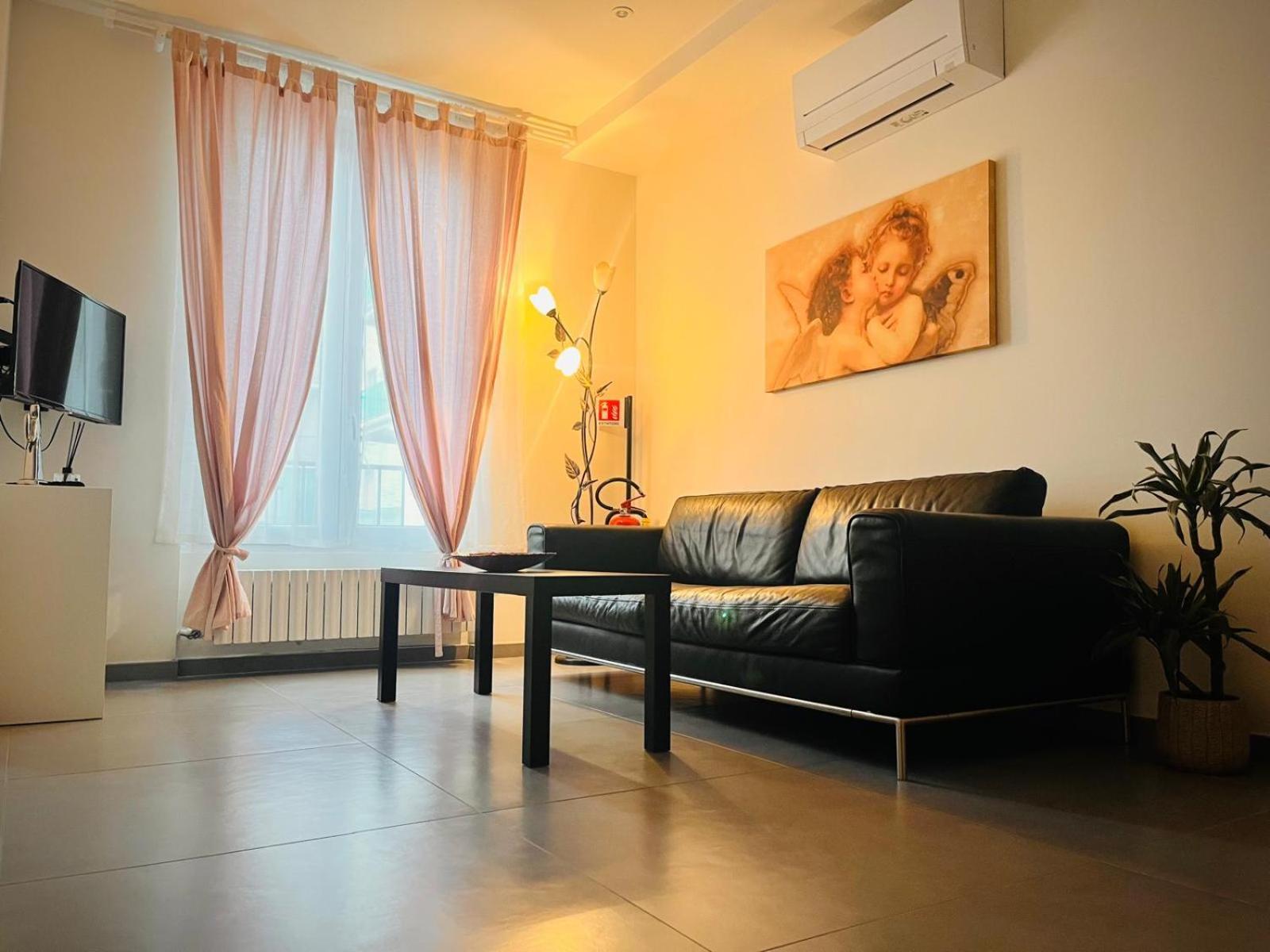 Nice Apartments In The Historic Center Вербания Экстерьер фото